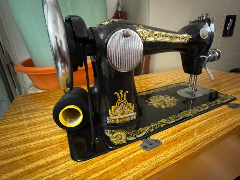 Machine à coudre mécanique