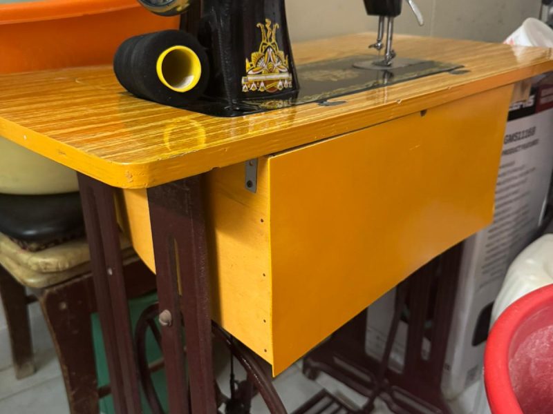 Machine à coudre mécanique