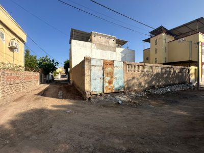 A VENDRE UN TERRAIN DE 150 M2 AVEC CLOTURE